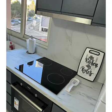 Apartment Elia 8 *